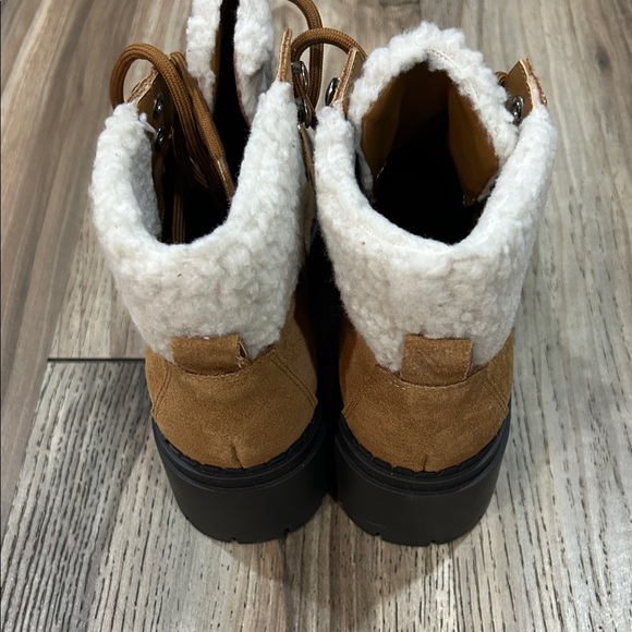 Marc Fisher Leigan Lug sole Brown Suede Winter Boots with Shearling - Picture 3 of 5